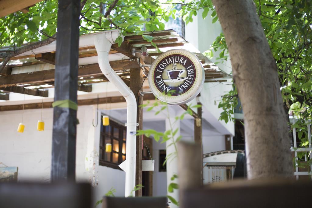 The White Tree Hotel Pristina Exterior photo